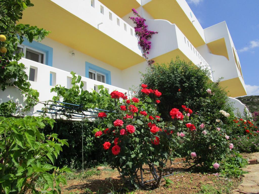אמופי Studios Fokia Beach מראה חיצוני תמונה